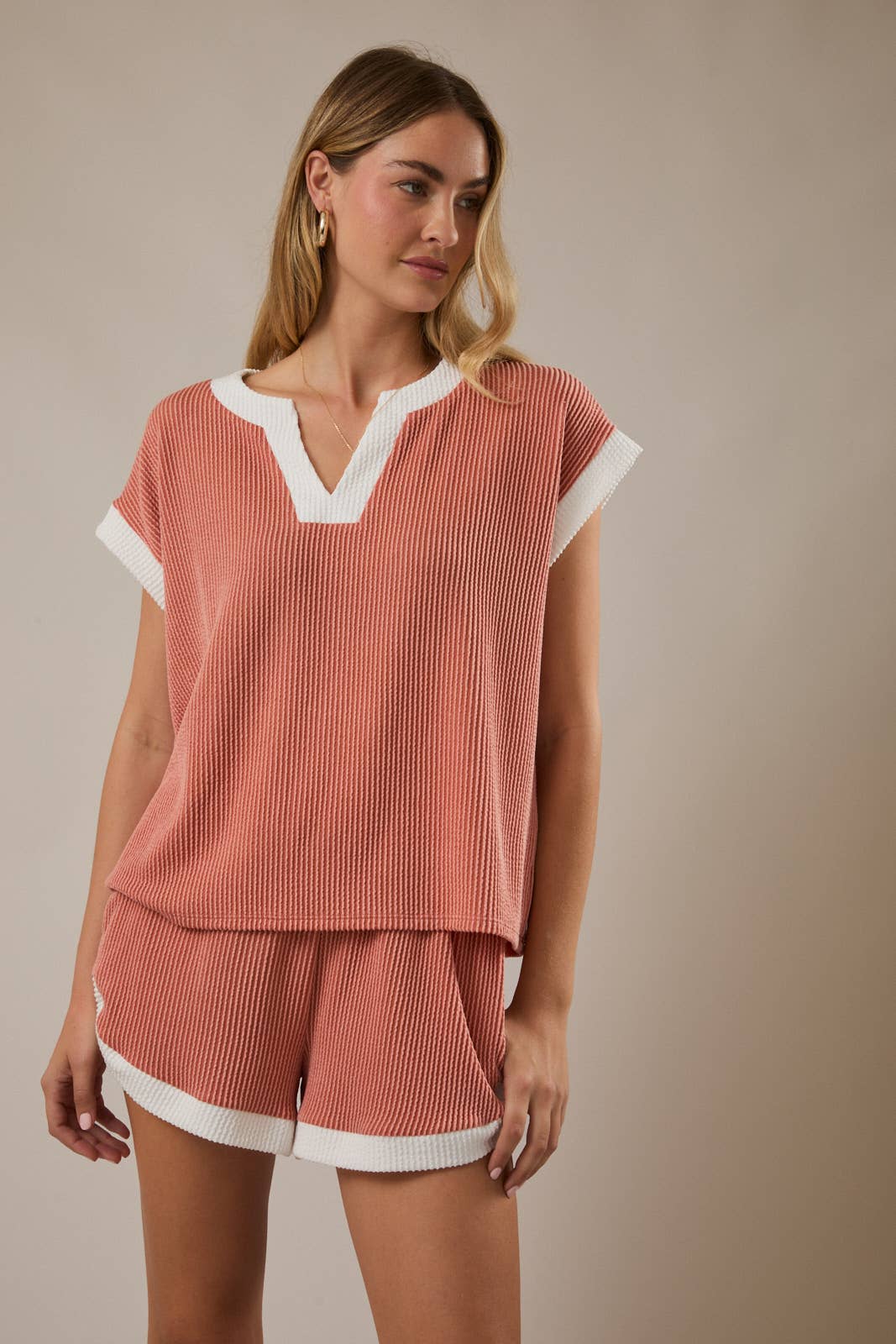 Contrast Band Knit Top and Shorts Set